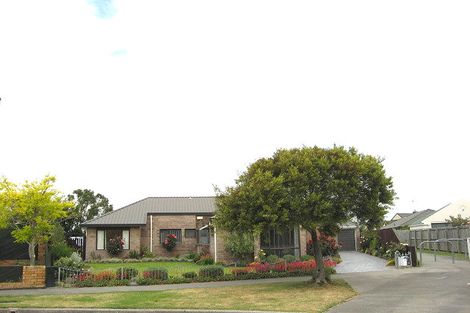 Photo of property in 11 Elmtree Close, Parklands, Christchurch, 8083
