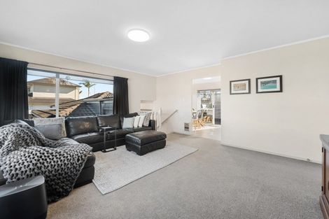 Photo of property in 32b Takutai Avenue, Bucklands Beach, Auckland, 2012