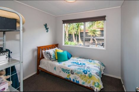Photo of property in 89 John Downs Drive, Browns Bay, Auckland, 0630