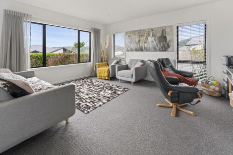 Photo of property in 17 Huntaway Close, Stoke, Nelson, 7011