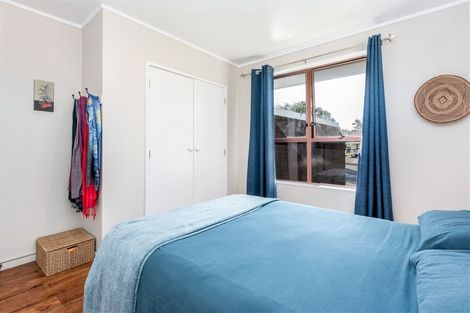 Photo of property in 1/3 Tyrian Close, Half Moon Bay, Auckland, 2012