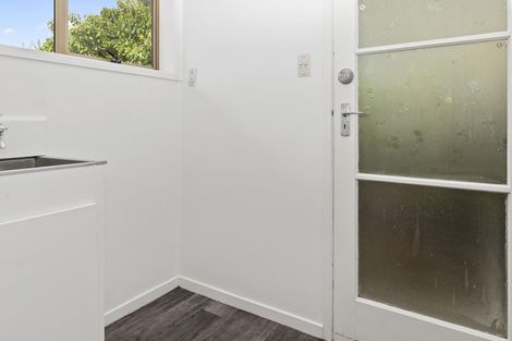 Photo of property in 2/120 Woodglen Road, Glen Eden, Auckland, 0602