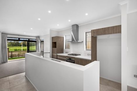 Photo of property in 6a Nohoanga Road, Karaka, Papakura, 2113