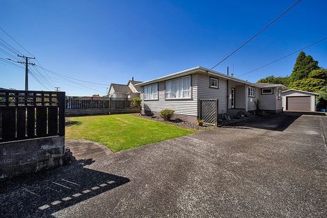 Photo of property in 9 Manawapou Road, Hawera, 4610