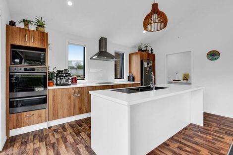 Photo of property in 14 Takiroa Street, Urenui, 4375