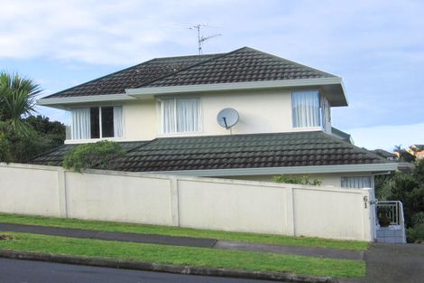 Photo of property in 2/61 Ribbonwood Crescent, Goodwood Heights, Auckland, 2105
