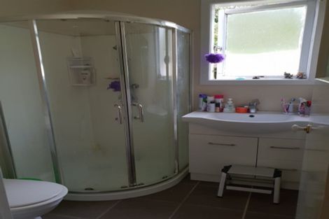 Photo of property in 19 Paton Avenue, Te Atatu South, Auckland, 0610