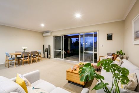 Photo of property in 250b Courtenay Street, Strandon, New Plymouth, 4312