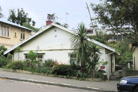 Photo of property in 52 Te Wharepouri Street, Berhampore, Wellington, 6023