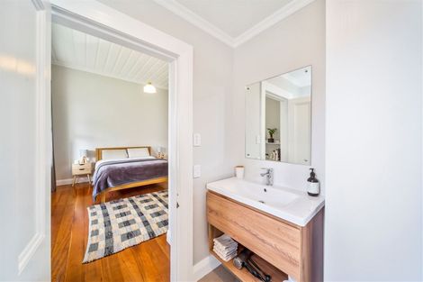 Photo of property in 1 Hunter Street, Hawera, 4610