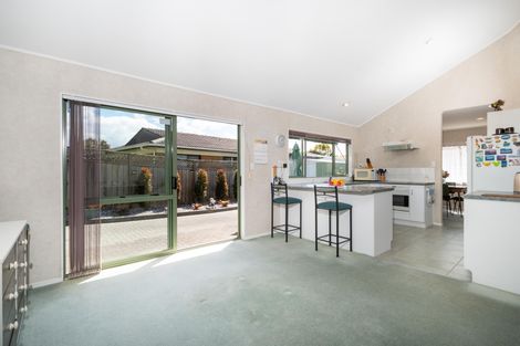 Photo of property in 33 Maurice Borich Place, Henderson, Auckland, 0610