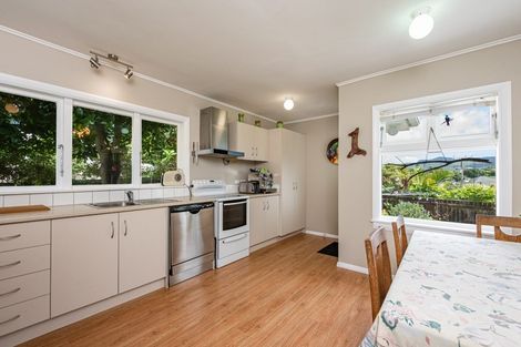 Photo of property in 22 Raroa Terrace, Tawa, Wellington, 5028