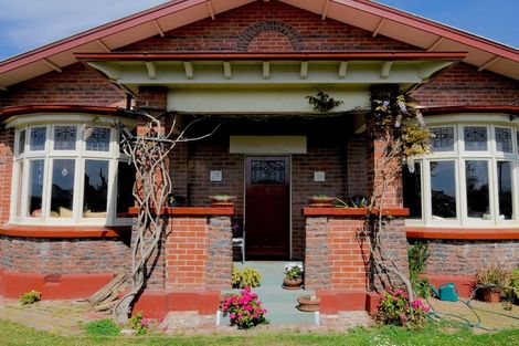 Photo of property in 1 Parsonage Road, Waimate, 7924