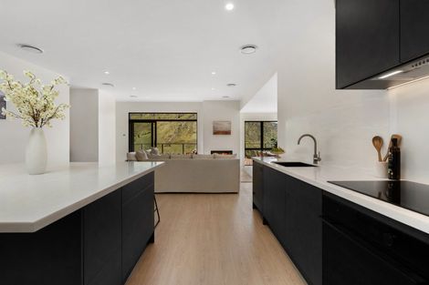 Photo of property in 6 Powder Terrace, Arthurs Point, Queenstown, 9371