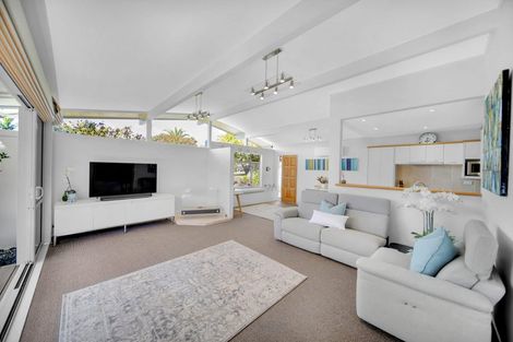 Photo of property in 20 The Anchorage, Sunnyhills, Auckland, 2010