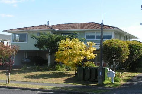 Photo of property in 15 Knightsbridge Drive, Forrest Hill, Auckland, 0620