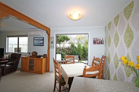 Photo of property in 16 Acacia Place, Bell Block, New Plymouth, 4312