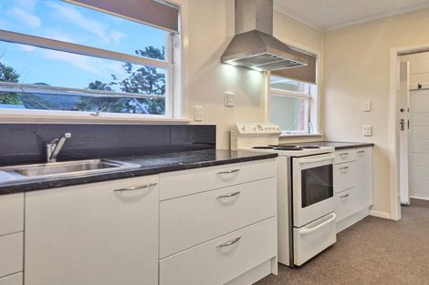 Photo of property in Shakespeare Flats, 8/48 Merton Street, Trentham, Upper Hutt, 5018