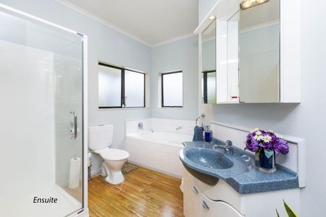 Photo of property in 11a Ormrod Grove, Riverstone Terraces, Upper Hutt, 5018