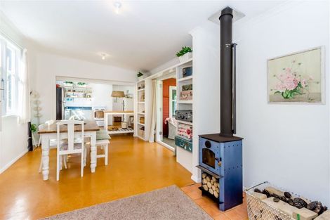 Photo of property in 42 Field Way, Waikanae Beach, Waikanae, 5036