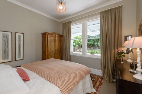 Photo of property in 61 Te Wharepouri Street, Berhampore, Wellington, 6023