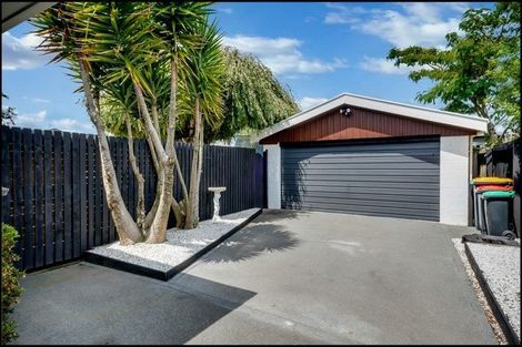 Photo of property in 15 Elwyn Place, Avonhead, Christchurch, 8042