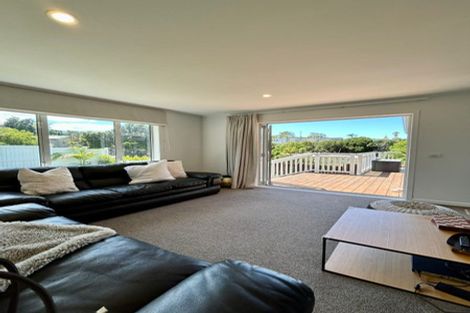 Photo of property in 6 Channel View Road, Campbells Bay, Auckland, 0630