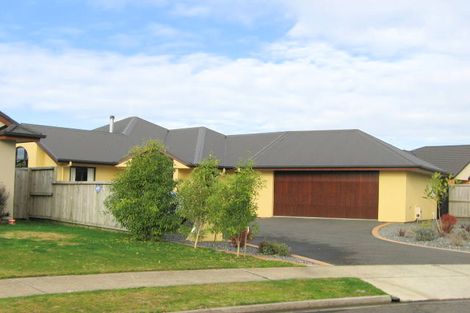 Photo of property in 15 Grasmere Court, Huntington, Hamilton, 3210