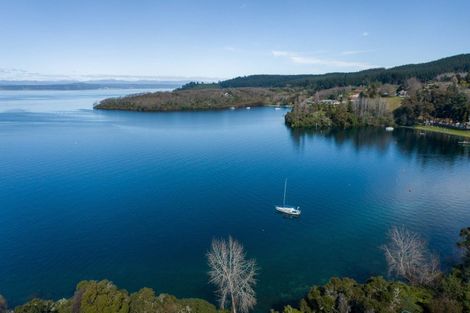 Photo of property in 828 Wily Terrace, Acacia Bay, Taupo, 3330