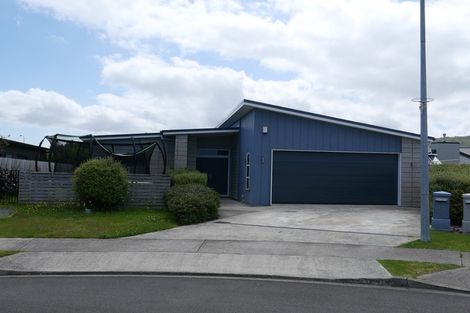 Photo of property in 37 Gallipoli Place, Paraparaumu, 5032