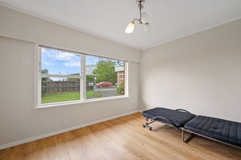 Photo of property in 1/163 Shakespeare Road, Milford, Auckland, 0620