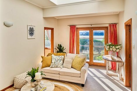 Photo of property in 88 Paremata Road, Paremata, Porirua, 5024