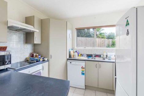 Photo of property in 16 Grenada Avenue, Forrest Hill, Auckland, 0620