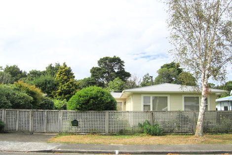 Photo of property in 28 Whirinaki Crescent, Heretaunga, Upper Hutt, 5018