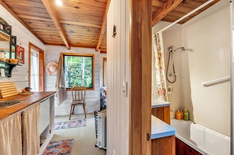 Photo of property in 5b Pohutukawa Grove, Whitianga, 3510