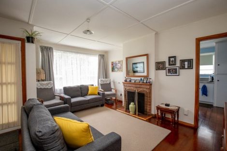 Photo of property in 15 Hayward Road, Ngatea, 3503