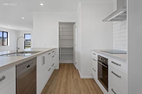 Photo of property in 5 Weaver Street, Woodend, 7691