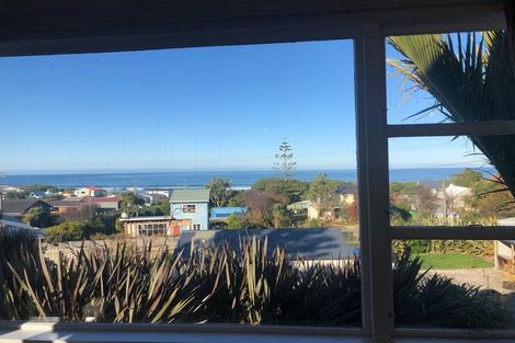 Photo of property in 17 Queen Street, Brighton, Dunedin, 9035