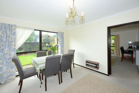 Photo of property in 2 Harkness Place, Avonhead, Christchurch, 8042