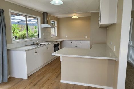 Photo of property in 64 Lavery Place, Sunnynook, Auckland, 0632