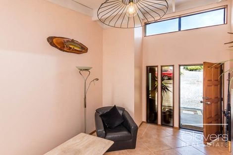 Photo of property in 23 Te Ahuahu Road, Piha, New Lynn, 0772