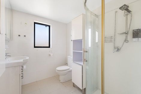 Photo of property in 2/25 Ballater Place, Highland Park, Auckland, 2010