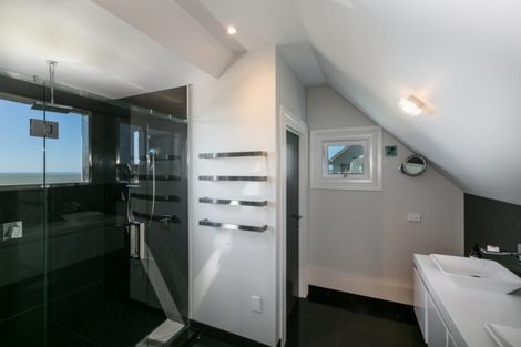 Photo of property in 2 Sealy Road, Bluff Hill, Napier, 4110