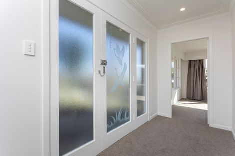 Photo of property in 2 Saratoga Avenue, Herne Bay, Auckland, 1011