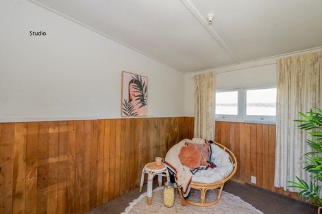 Photo of property in 30 Rangihiroa Street, Waikanae Beach, Waikanae, 5036