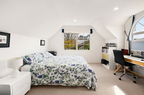 Photo of property in 6 Tupara Crescent, Kawaha Point, Rotorua, 3010