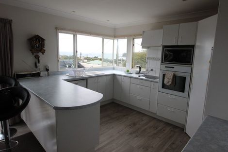 Photo of property in 25a Brightside Road, Stanmore Bay, Whangaparaoa, 0932