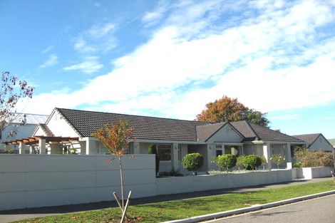 Photo of property in 48 Garreg Road, Bryndwr, Christchurch, 8052