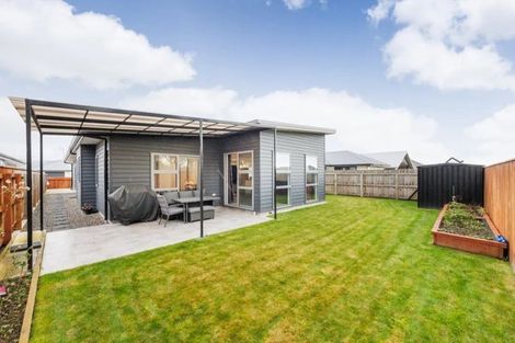Photo of property in 12 Ivy Lane, Kelvin Grove, Palmerston North, 4414