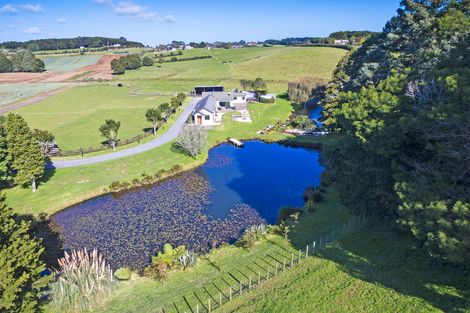 Photo of property in 110 Farmpark Road, Waiuku, 2681